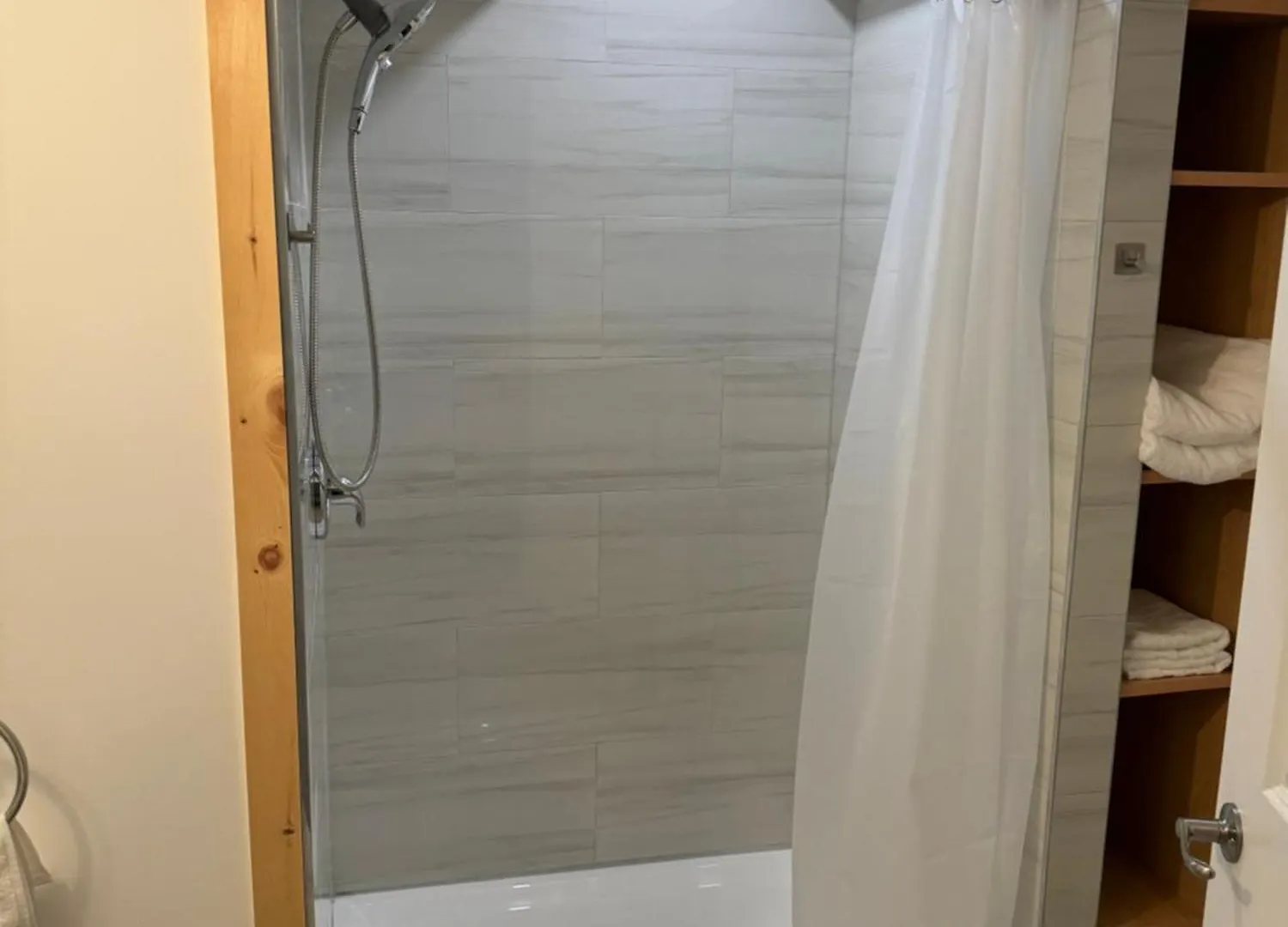 Private Entrance, Private Bathroom, Bedroom And Workspace Ottawa Canada