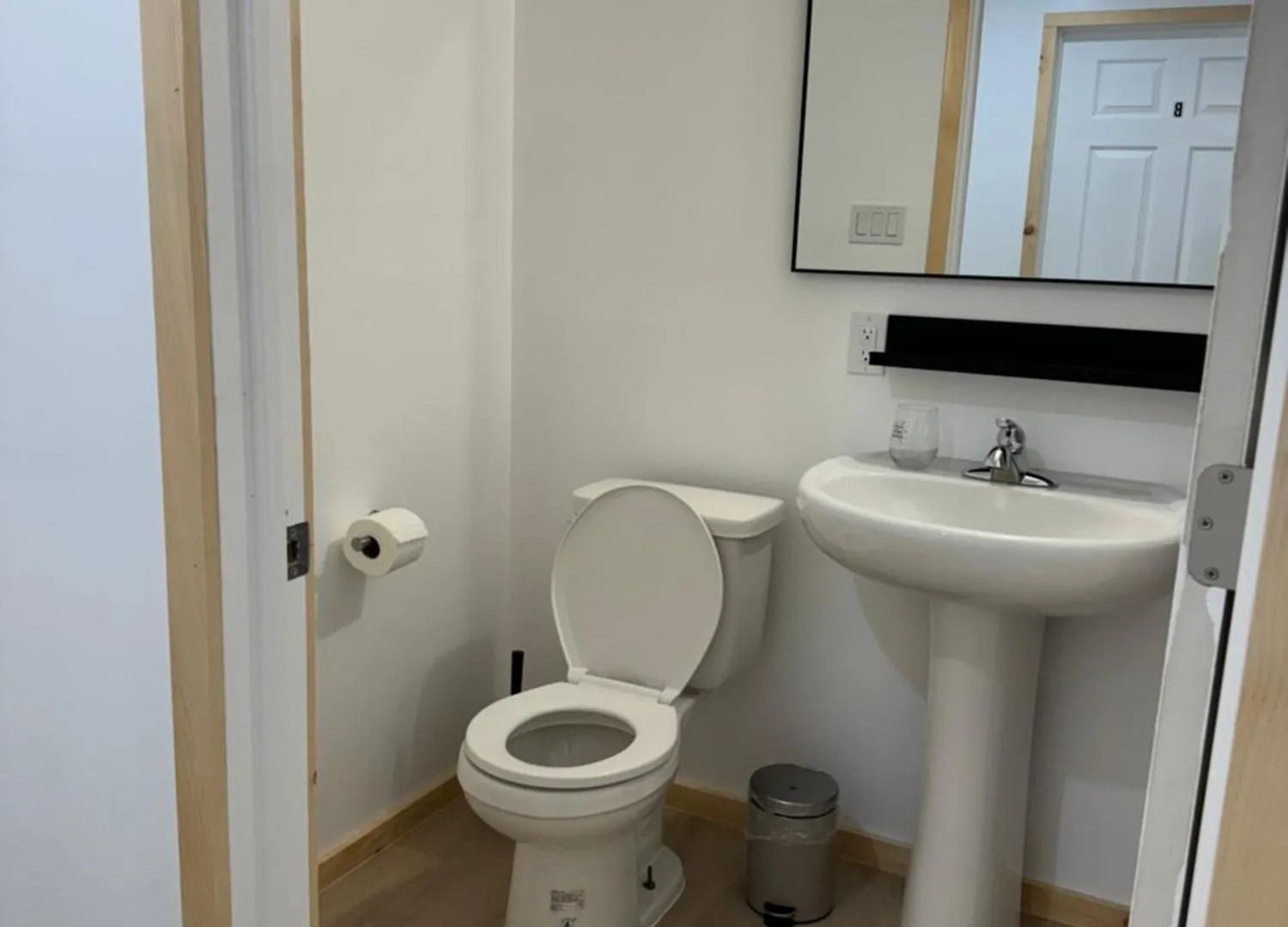 Private Entrance, Private Bathroom, Bedroom And Workspace Ottawa